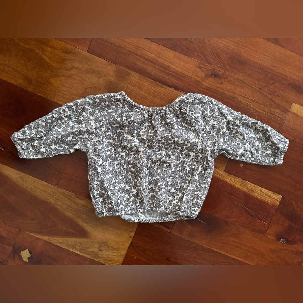 NWOT Quincy Mae floral top